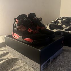 Air Jordan 4 Retro