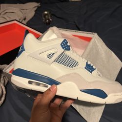 Jordan 4 