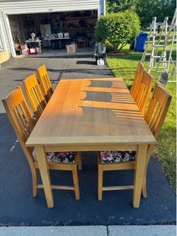 Kitchen Table with 6 chairs