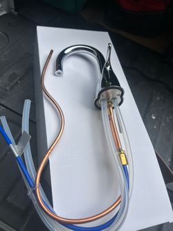 Instant hot faucet