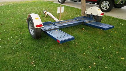 Auto tow dolly