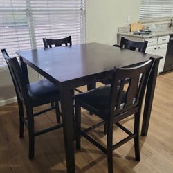 Counter Top Table And Chairs 