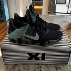 Nike Kobe XI AS (GS) SIZE 7