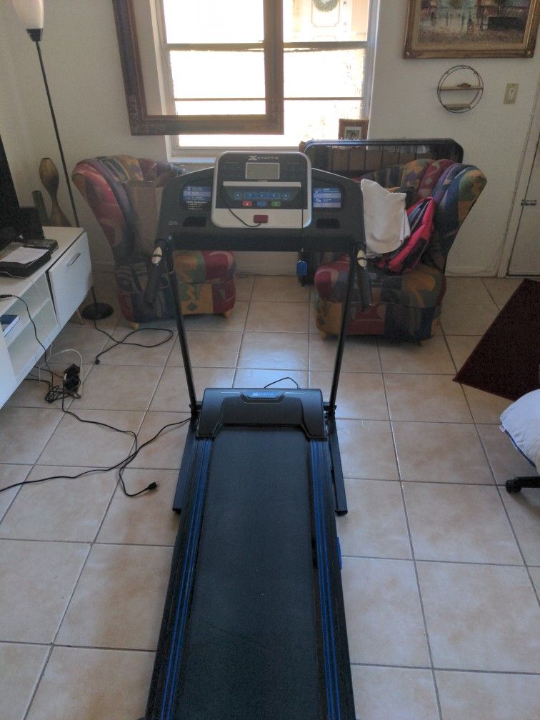 TR200 Treadmill