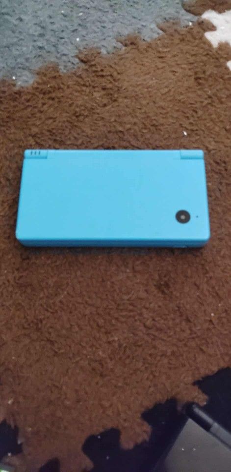 Nintendo DS i