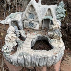 Cabin Scene Statue - $8