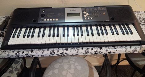 Yamaha PSR-E223 (61- Key)(375 Voices) Potable Keyboard