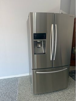 Samsung Refrigerator with dual doors