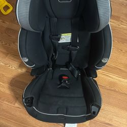 Car seat(Newborn-4) (Eveflo)