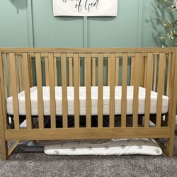 Crib - LIKE NEW