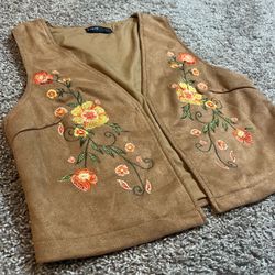 Country Western Boho Floral Embroidery Brown Faux Suede Open Front Vest - Women’s Small (4)
