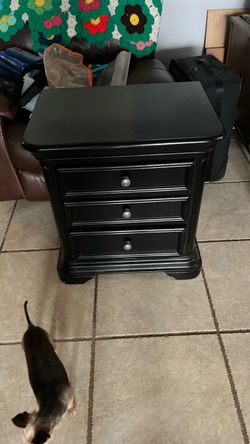 3 drawer night stand