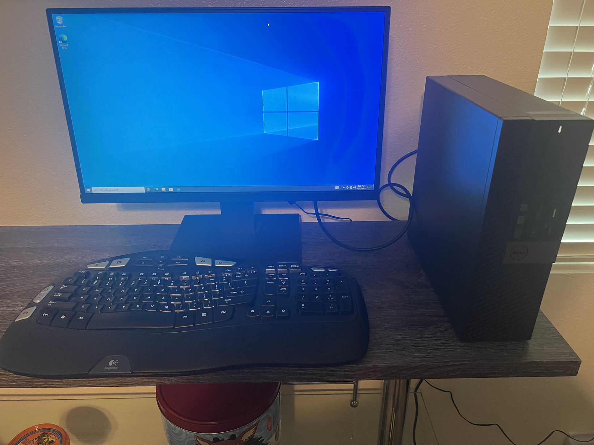 Dell Mini Desktop 22” Monitor w/Logitech Keyboard