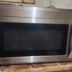 Microwave With Exhaust Fan