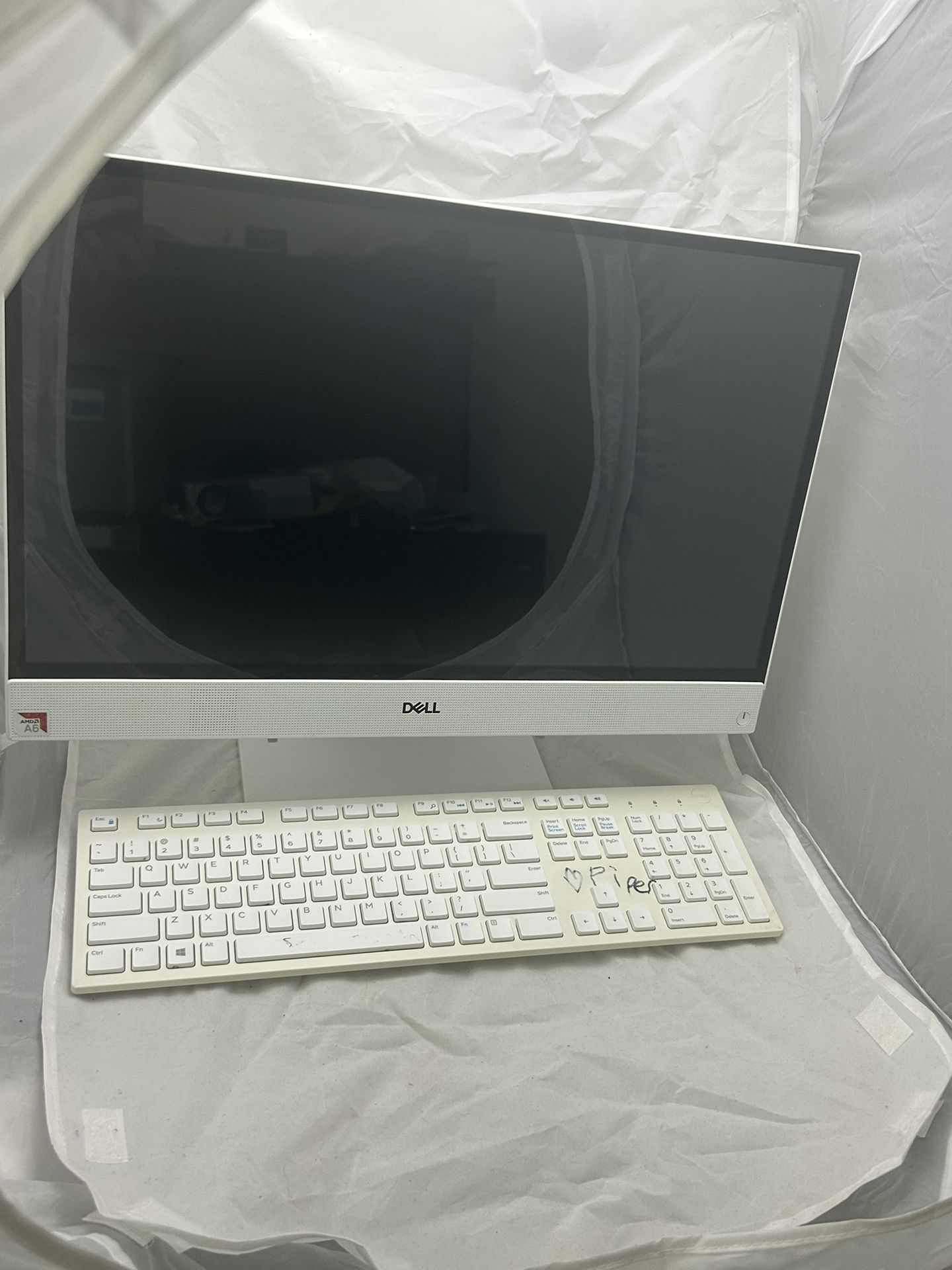 Dell All-in-One Computer + Keyboard – Just Needs Power Cords! Great Deal!