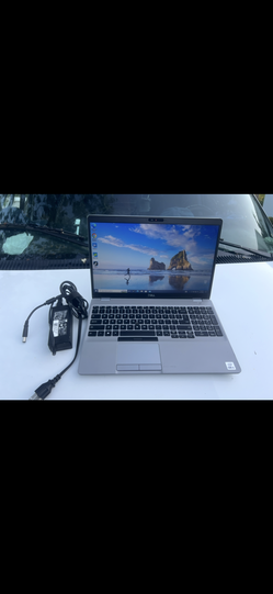 Dell  laptop  computer  windows  10 pro 500 gigs  and 4 gigs  memories