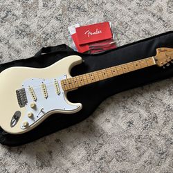 Fender Jimi Hendrix Stratocaster - Olympic White w/ Soft Case