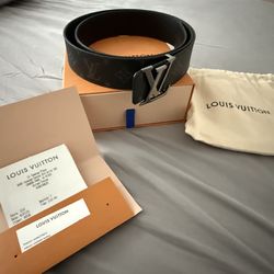 Louis Vuitton LV Initiales 40mm 105/42 Belt