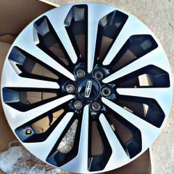 2025 LINCOLN NAVIGATOR OEM  BRAND NEW.......( 22" INCH )
