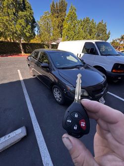 Car keys/Llaves de autos/key fobs