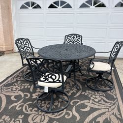 Luxury Patio furniture with 4 swivel chairs