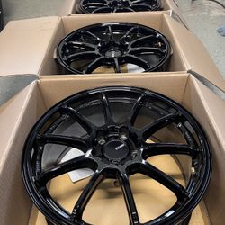 4 Enkei Triumph 18X8 +45 5X114.3