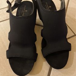 Black Sandals Size 7