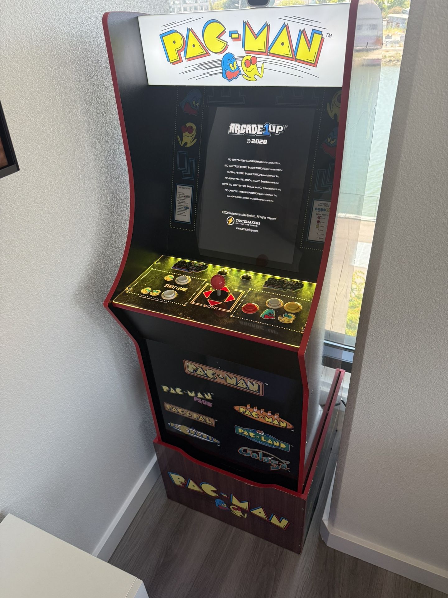 Pac-Man Arcade Machine