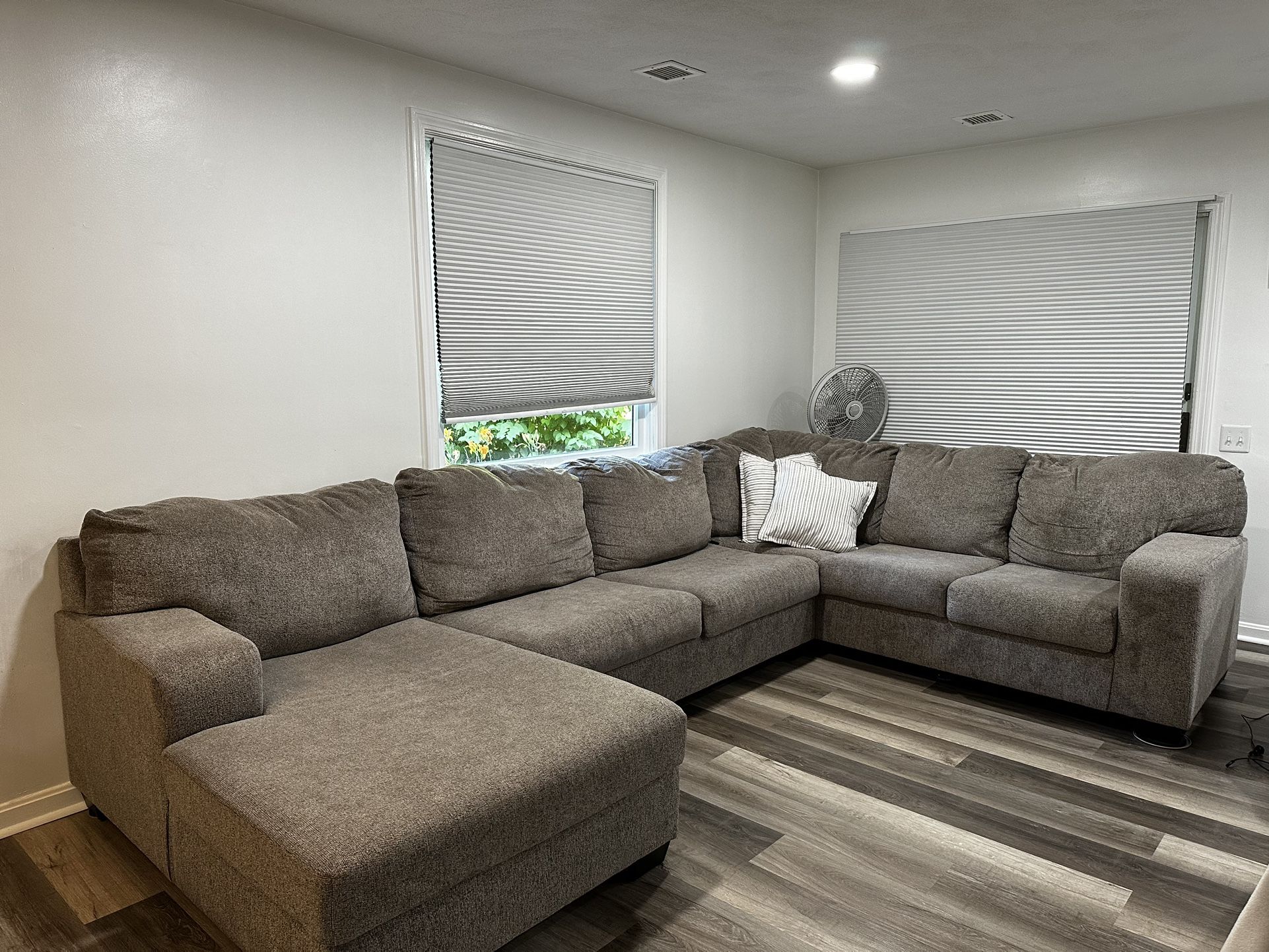 Grey Ashely Sectional