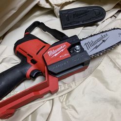 Milwaukee M12 FUEL 6 in. 12V Lithium-lon Brushless Electric Cordless Battery Pruning Saw HATCHET (Tool-Only)