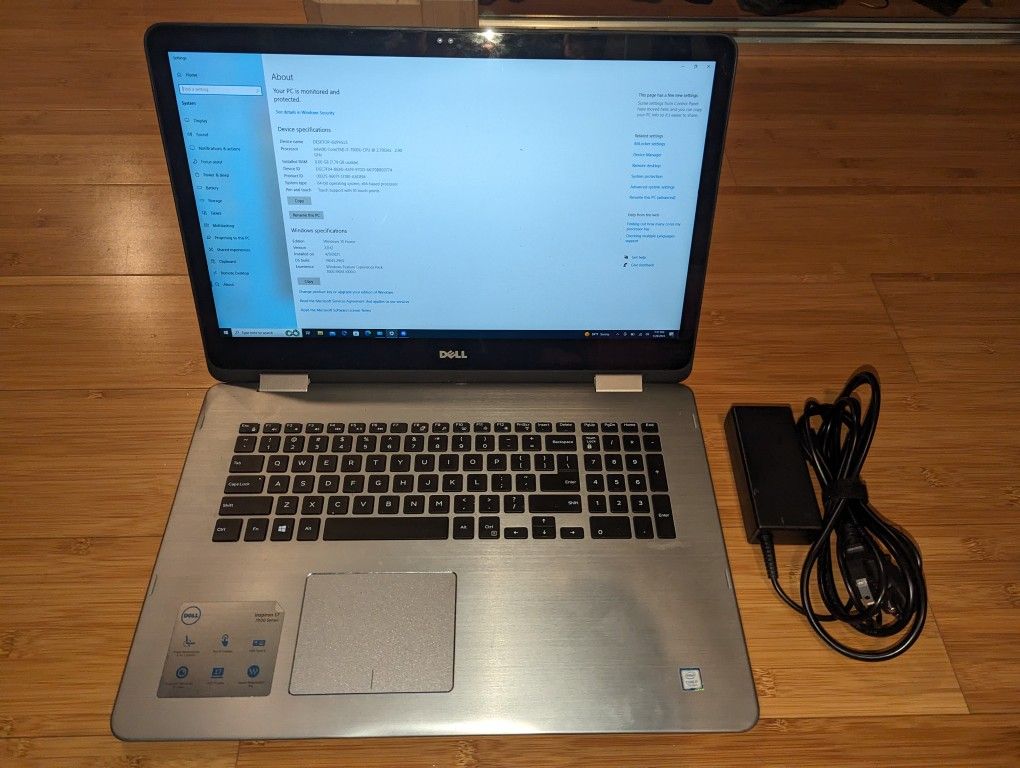 Dell Inspiron 17 7000 17.3" 2-in-1 Touchscreen Laptop (i7 7500u, Nvidia 940M, 256GB SSD, 8GB RAM)