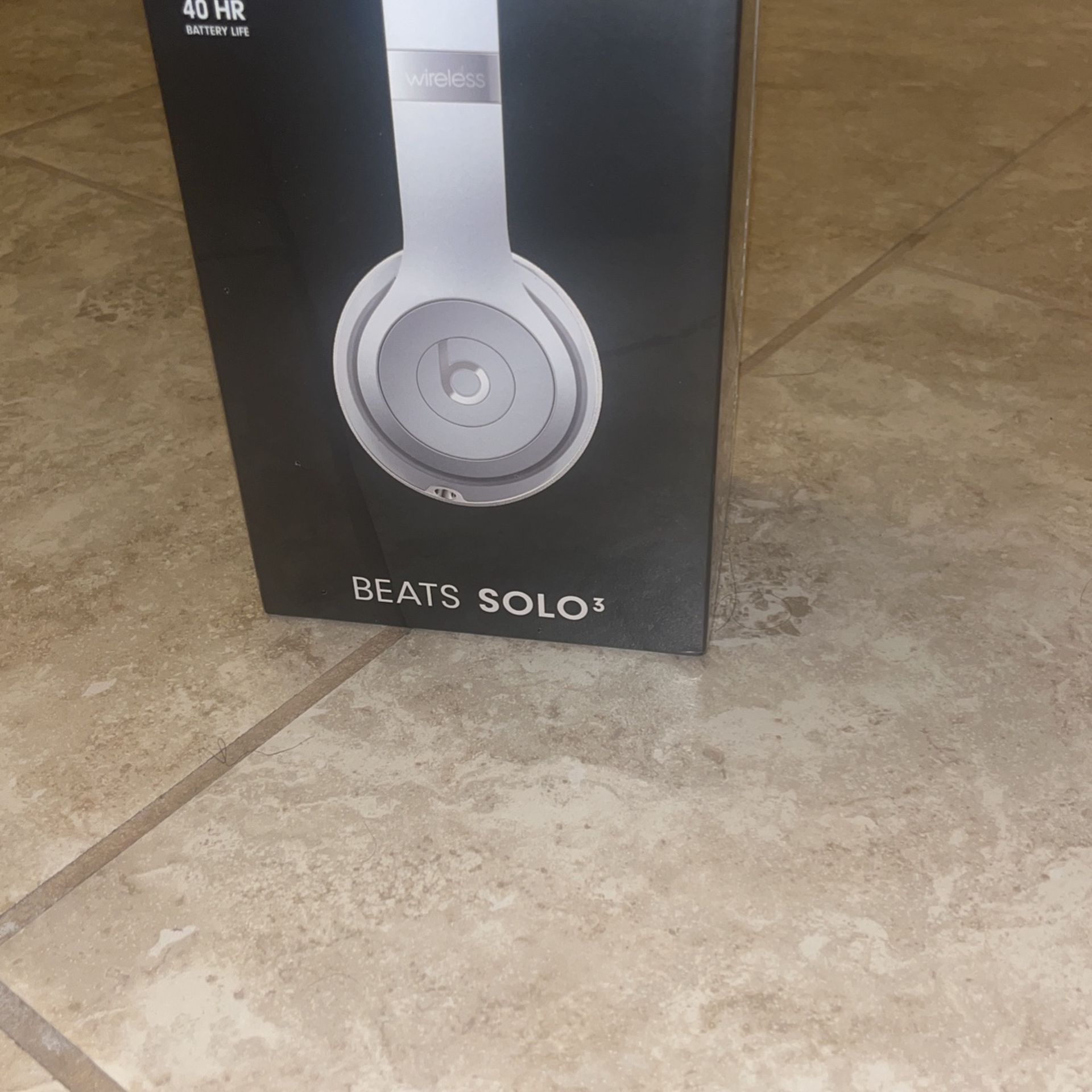 Beats Solo 3 Wireless White (New Unopened, Untouched)