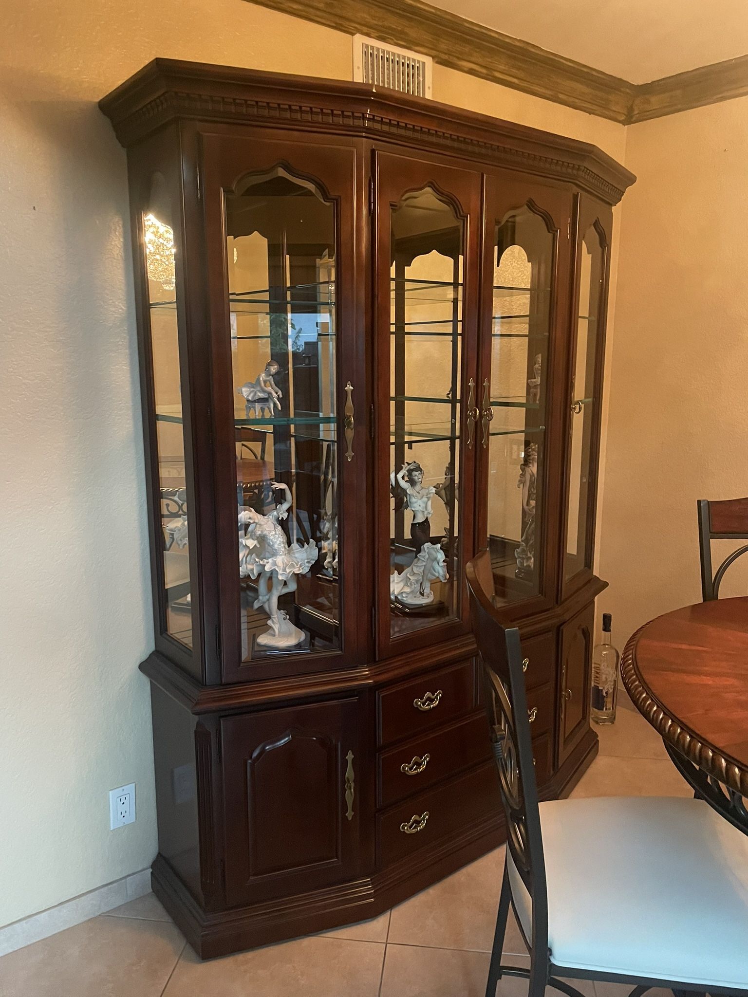 Thomasville China Cabinet