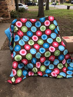 Reversible full size comforter