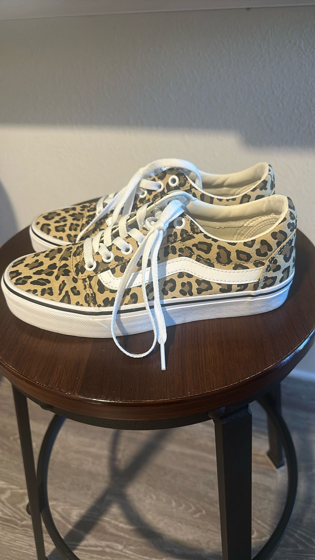 Leopard Van’s ladies size 7 1/2