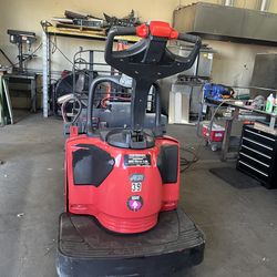 Electric Pallet Jack RAYMOND