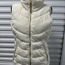 Women’s Calvin Klein Puffer Vest Color Cream Size S Used 