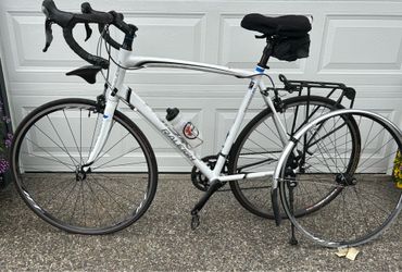 Raleigh Revenio 3 road bike