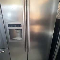 LG Refrigerator Side By Side