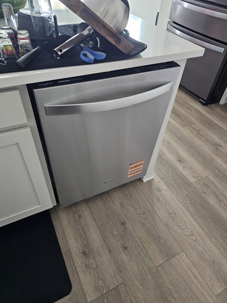 Whirlpool Dishwasher