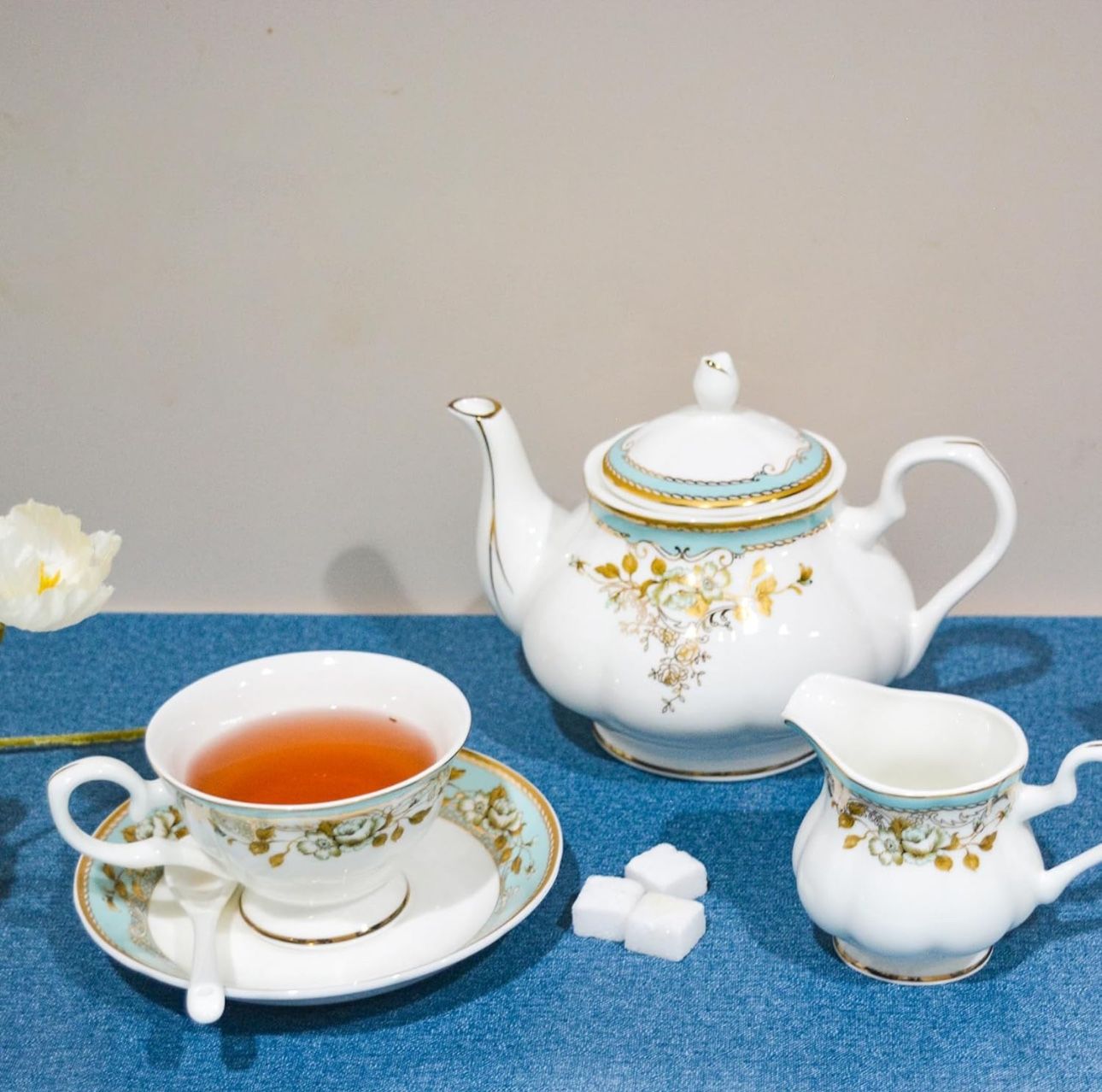 21 pieces Tea Cup and Saucer Set, Vintage Floral Bone China Tea set