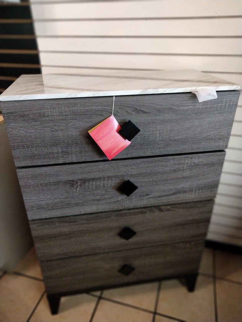 4 Drawers Chest