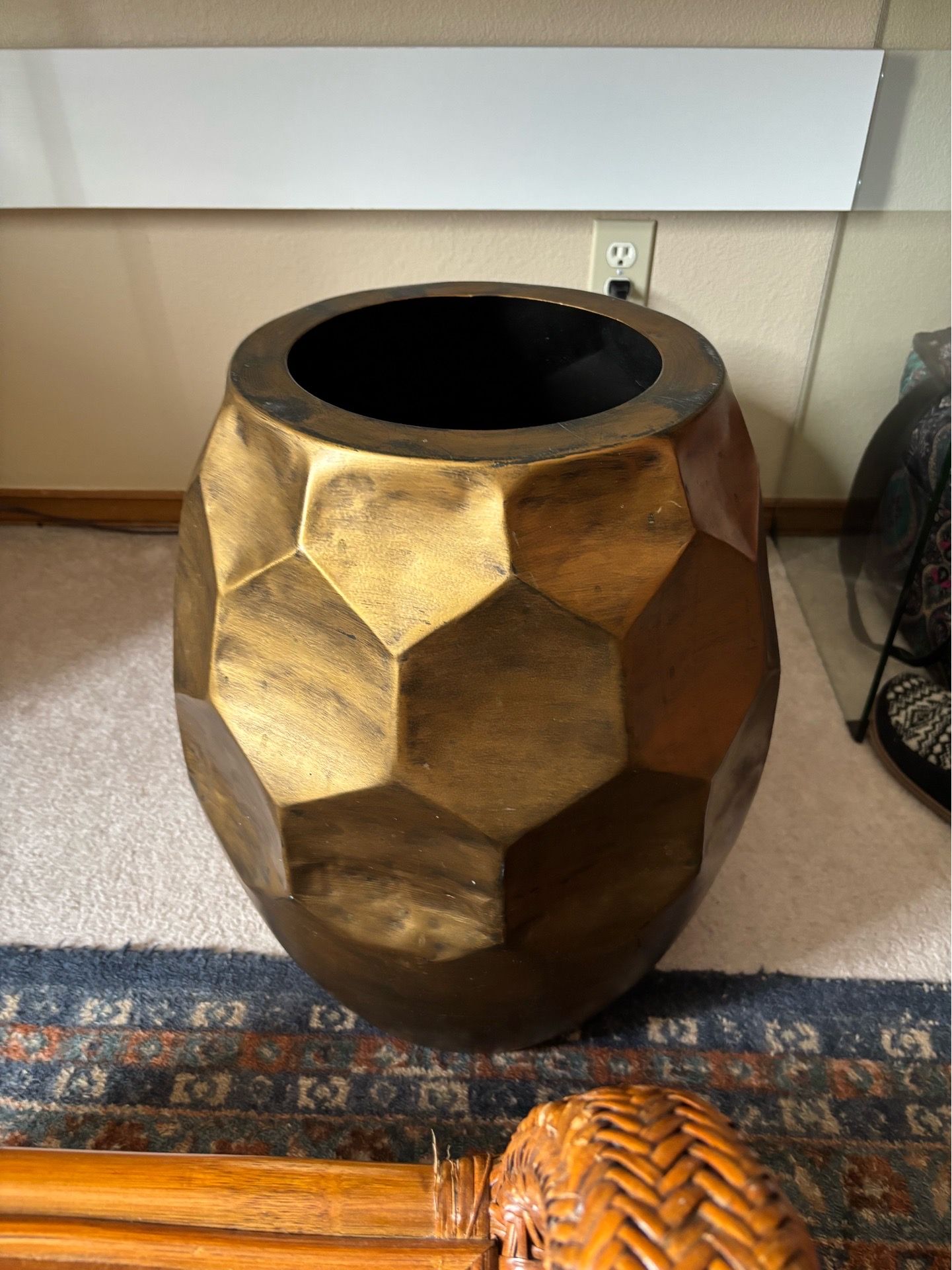 Side table/stool/planter