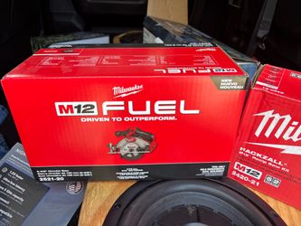 Milwaukee M12 FUEL Circular Saw 2521-20