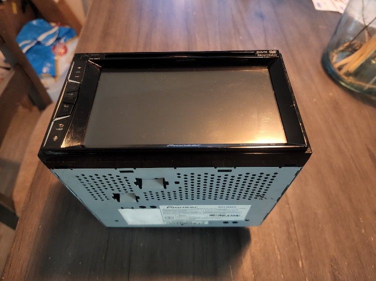 Pioneer AVH-500ex Multimedia DVD Player