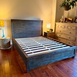 Macy’s Furniture Wood+Queen Bed Frame