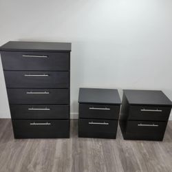 Chest And 2 Nightstands - Gavetero Y 2 Mesitas De Noche 