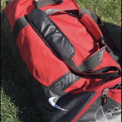 Nike Traveling Duffle Bag Like New