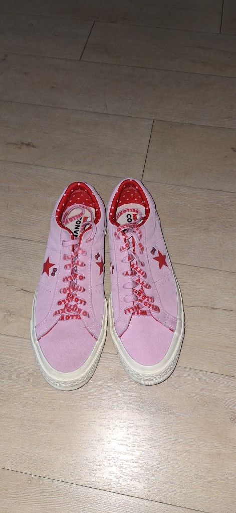 Converse Hello Kitty Size M-7.5/W-9.5
