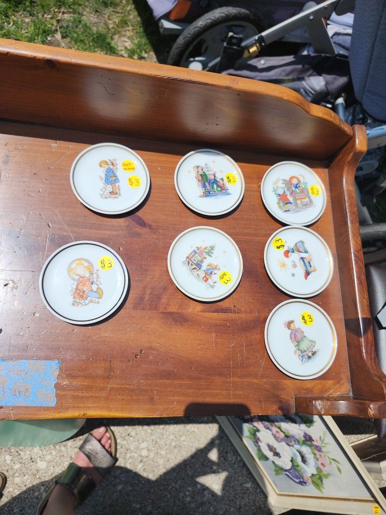 Small Hummel Plates